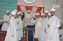 Huzoor-e-'Aali Saiyedna saheb (tus) giving Sharaf of Najwaa to Hudood-e-Da'wat